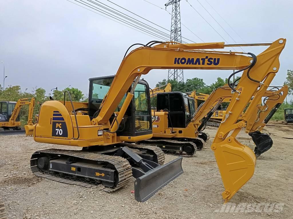 Komatsu PC 70 حفارات وسط 7 طن - 12 طن