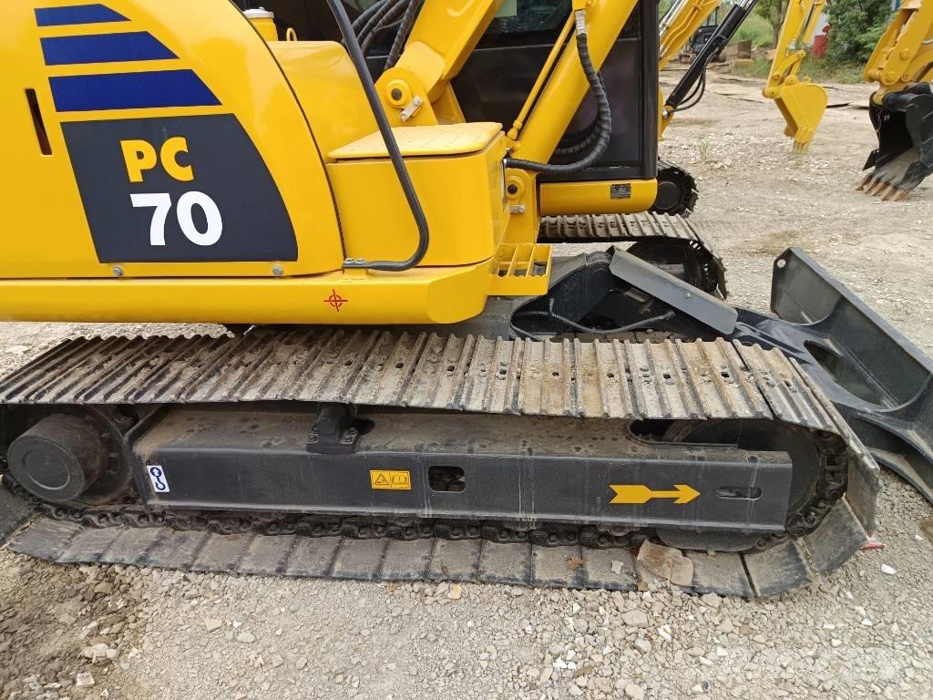 Komatsu PC 70 حفارات وسط 7 طن - 12 طن
