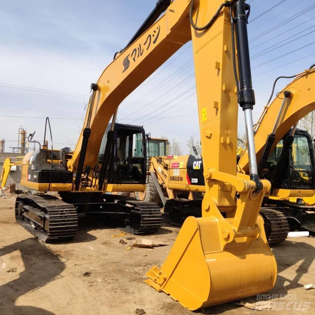 CAT 320D حفارات زحافة
