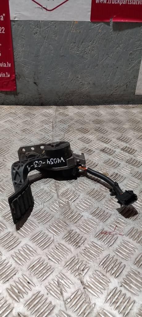 Volvo FH 12  20488271 كابينة والداخلية