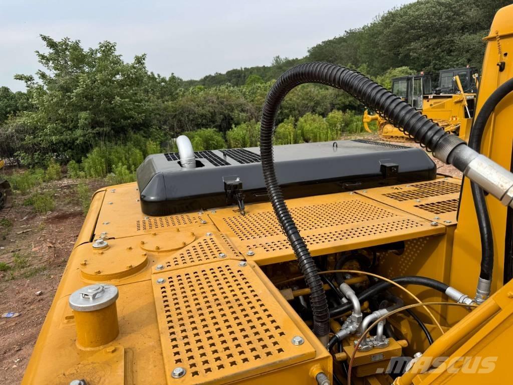 CAT 320 B L حفارات زحافة