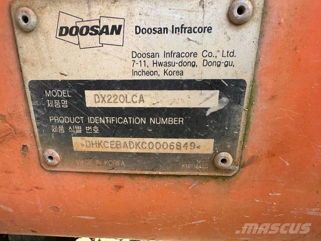 Doosan DX 220 LCA حفارات زحافة