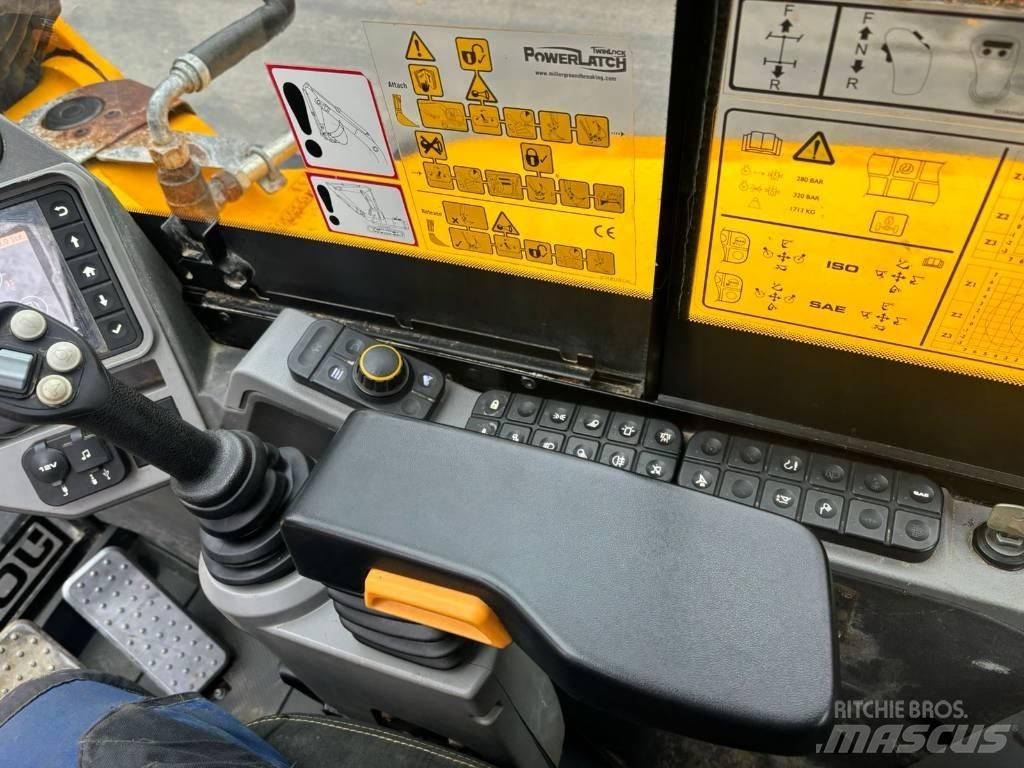 JCB HD 110 WT 4F حفارات بعجل