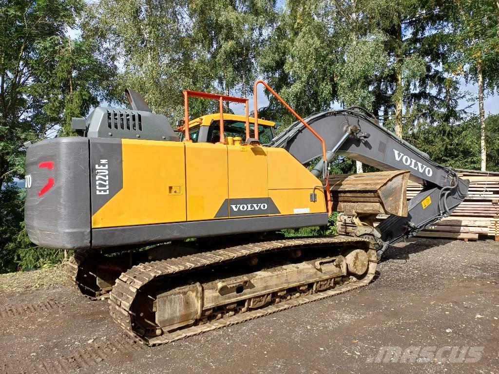 Volvo EC 220 E حفارات زحافة