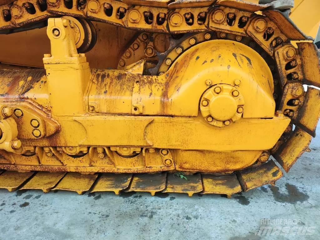 CAT D7G بلدوزرات مجنزرة