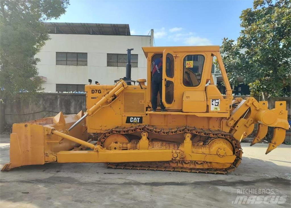 CAT D7G بلدوزرات مجنزرة