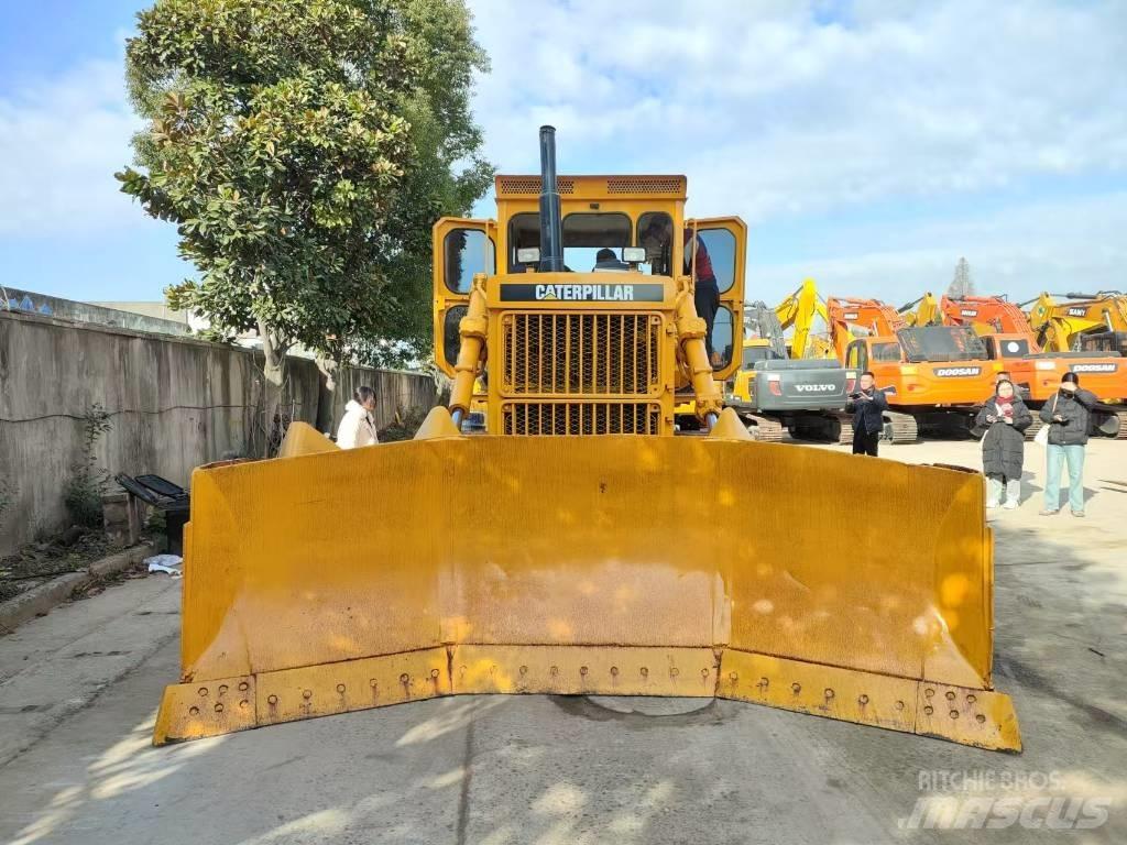 CAT D7G بلدوزرات مجنزرة