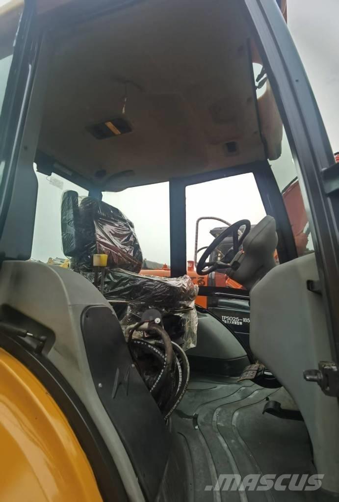 JCB 4 CX لوادر ذات جرافات عكسية