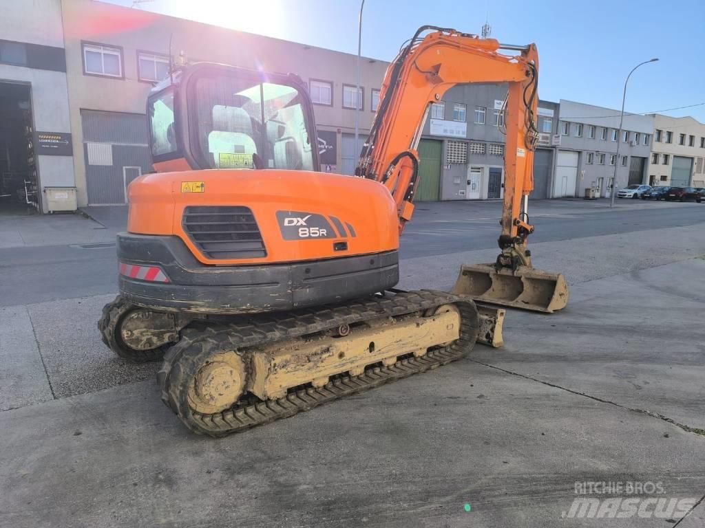 Doosan DX 85 R-3 حفارات وسط 7 طن - 12 طن