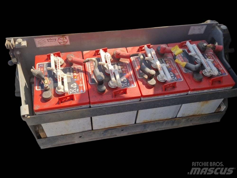 SkyJack SJ III 3215 رافعات مقصية الشكل