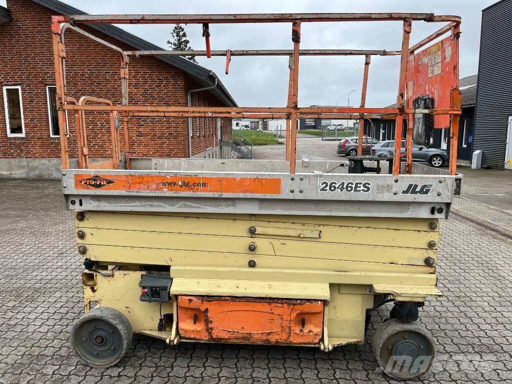 JLG 2646 ES رافعات مقصية الشكل