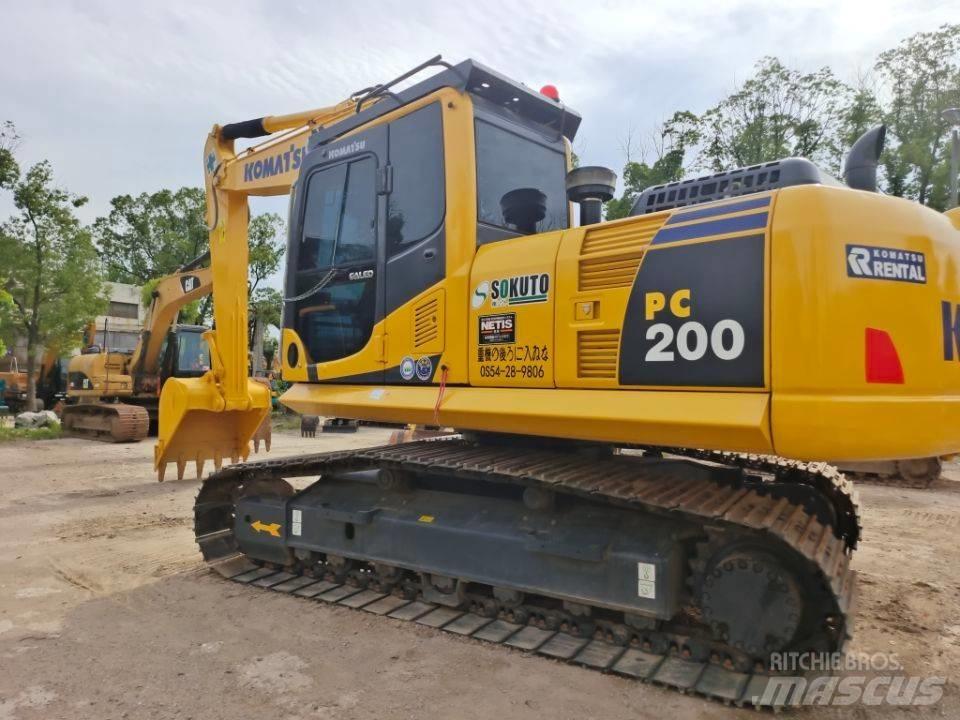 Komatsu PC 200-8 حفارات زحافة