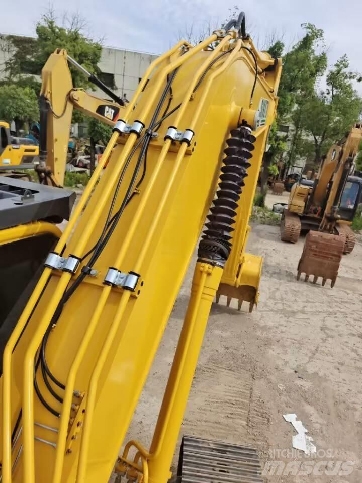 Komatsu PC 200-8 حفارات زحافة