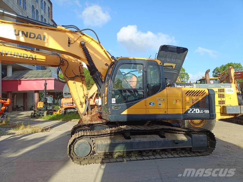 Hyundai r220lc-9s حفارات زحافة