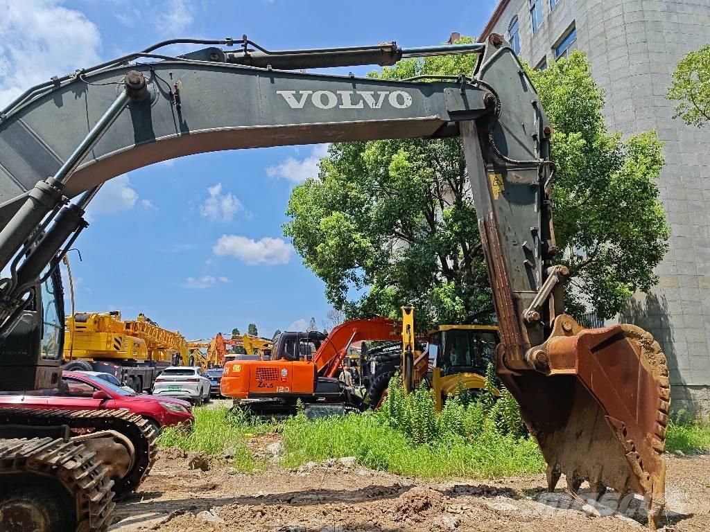 Volvo EC 480 D L حفارات زحافة