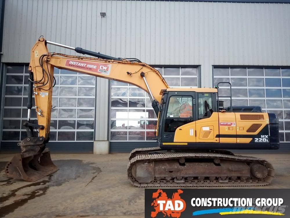 Hyundai HX 220 L حفارات زحافة