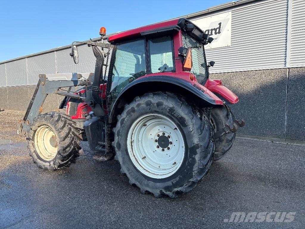 Valtra N 143 الجرارات