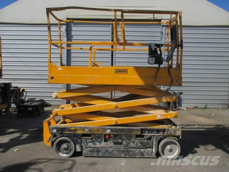 Haulotte Compact 8 رافعات مقصية الشكل