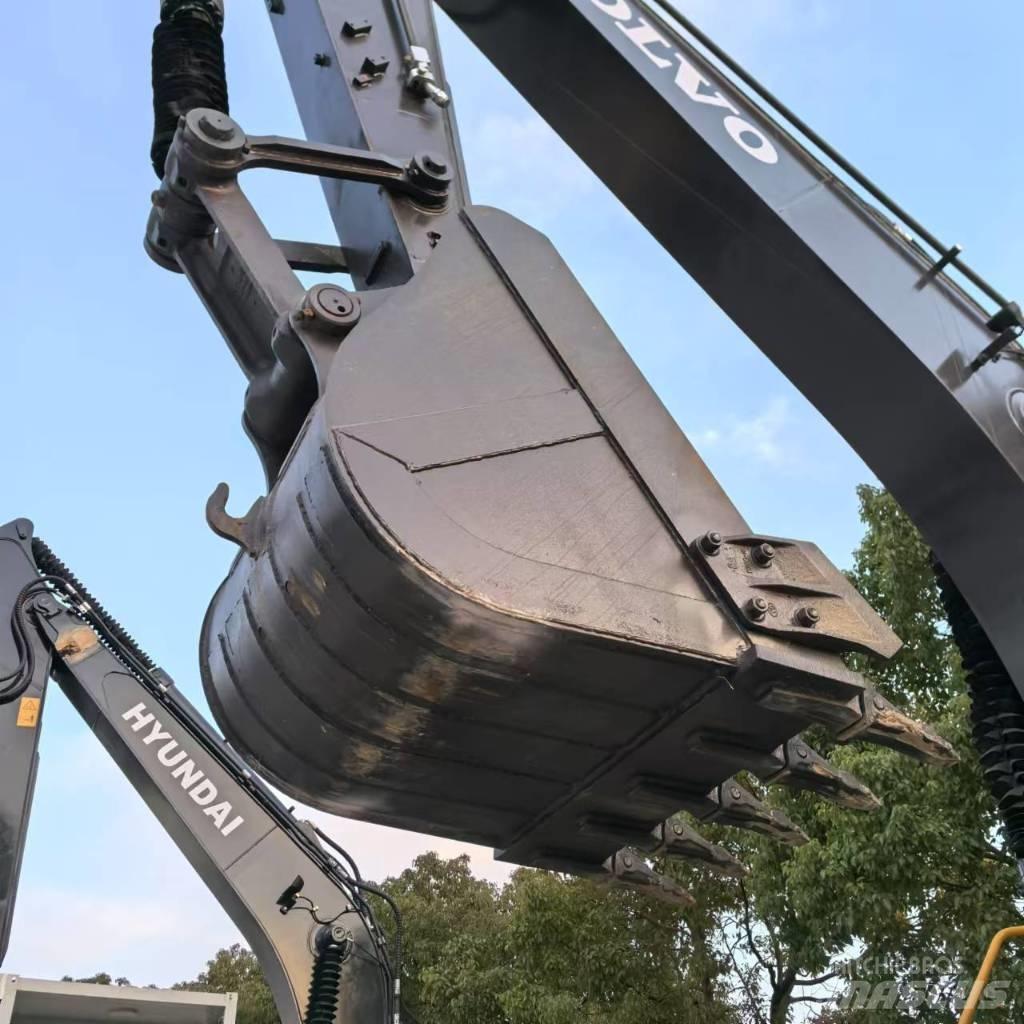 Volvo EC 210 D حفارات زحافة