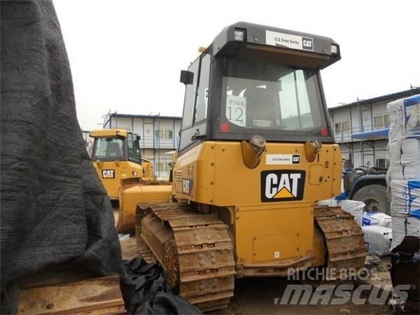 CAT D 5 K LGP بلدوزرات مجنزرة