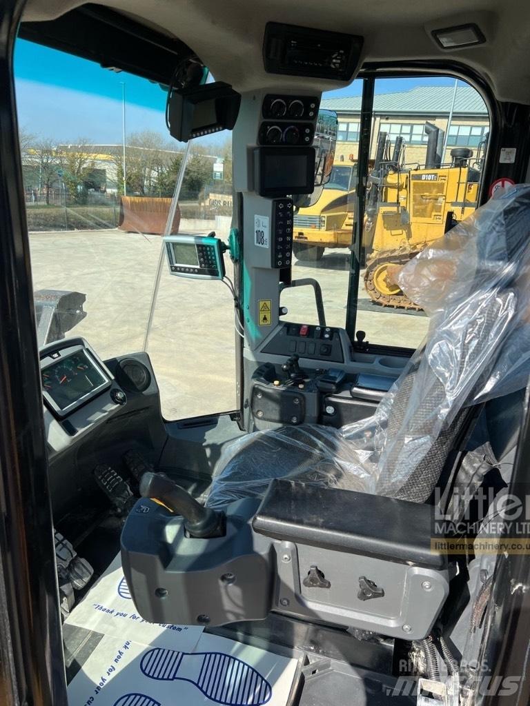 CAT 966 M لوادر بعجل