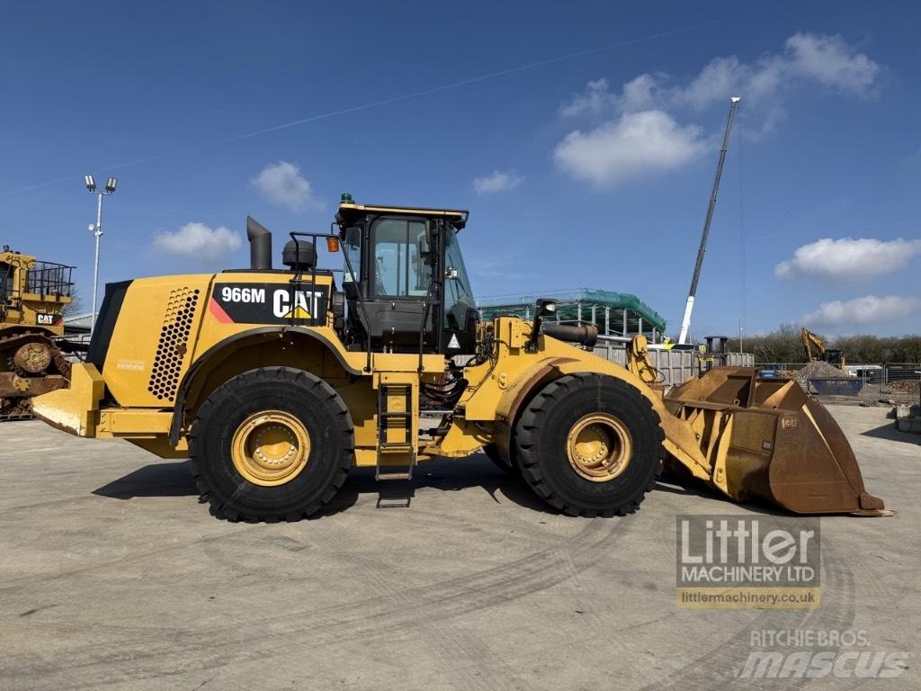 CAT 966 M لوادر بعجل