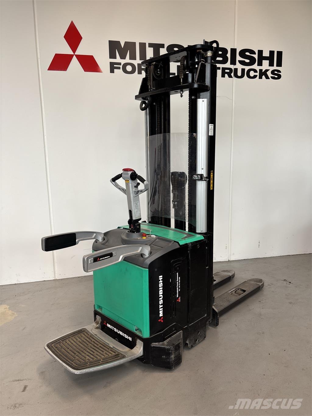 Mitsubishi SBV16N شاحنات مناولة ذاتية الدفع