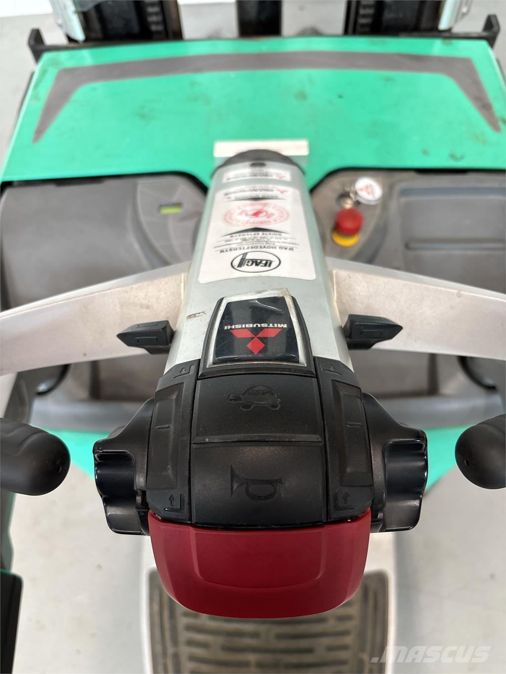 Mitsubishi SBV16N شاحنات مناولة ذاتية الدفع