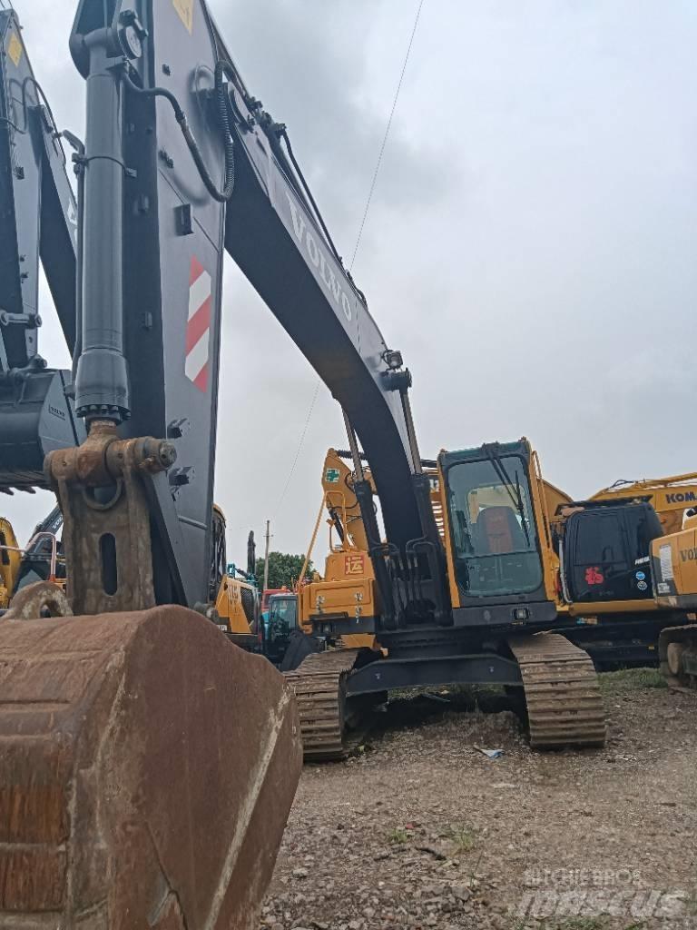 Volvo EC 210 حفارات زحافة