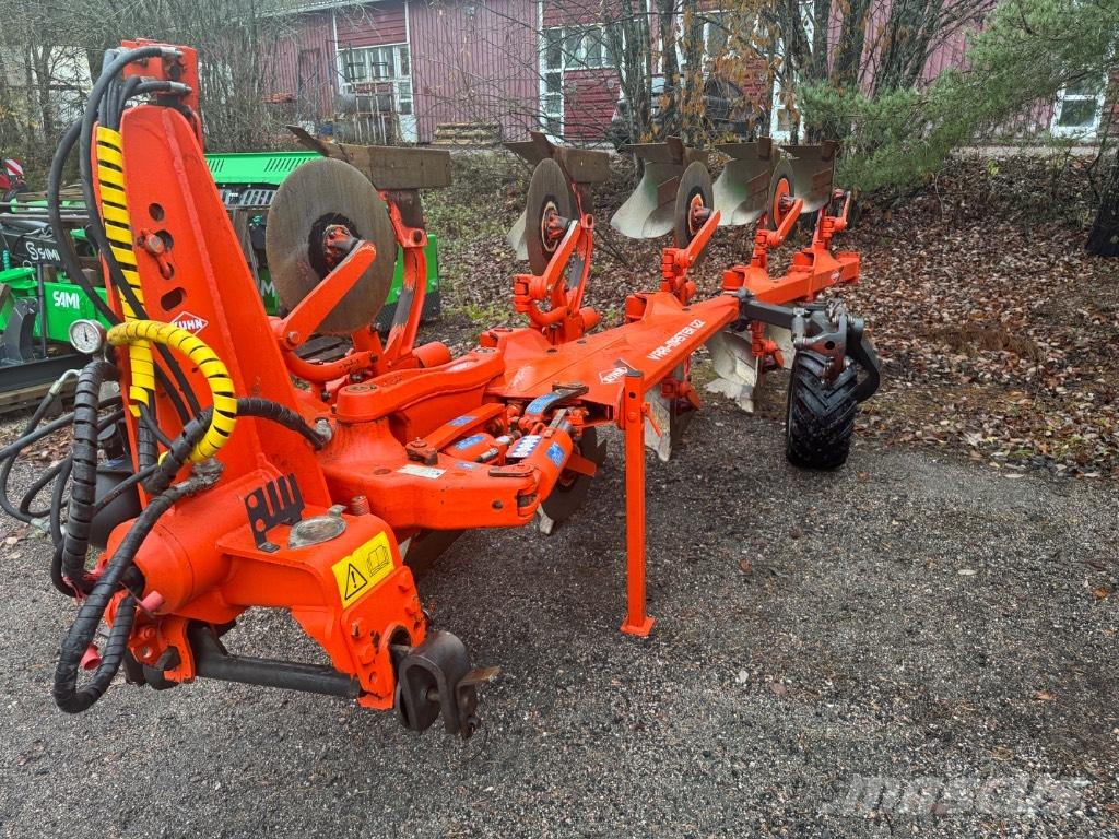 Kuhn Vari-Master 122 محاريث عكسية