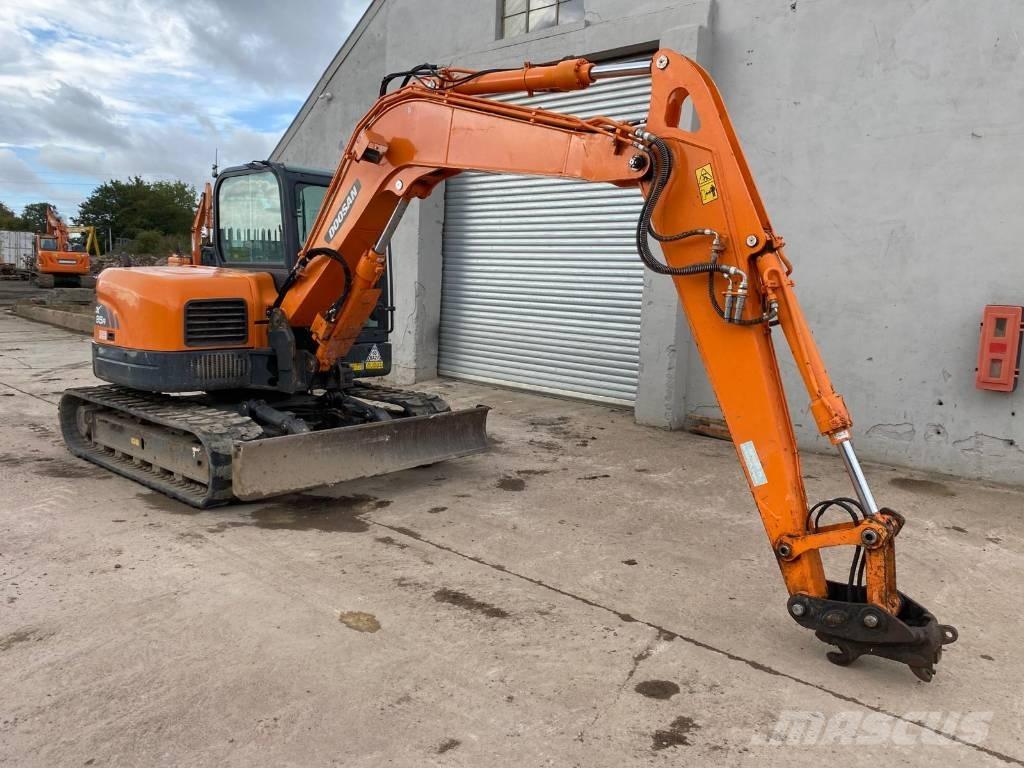 Doosan Develon DX85R حفارات وسط 7 طن - 12 طن