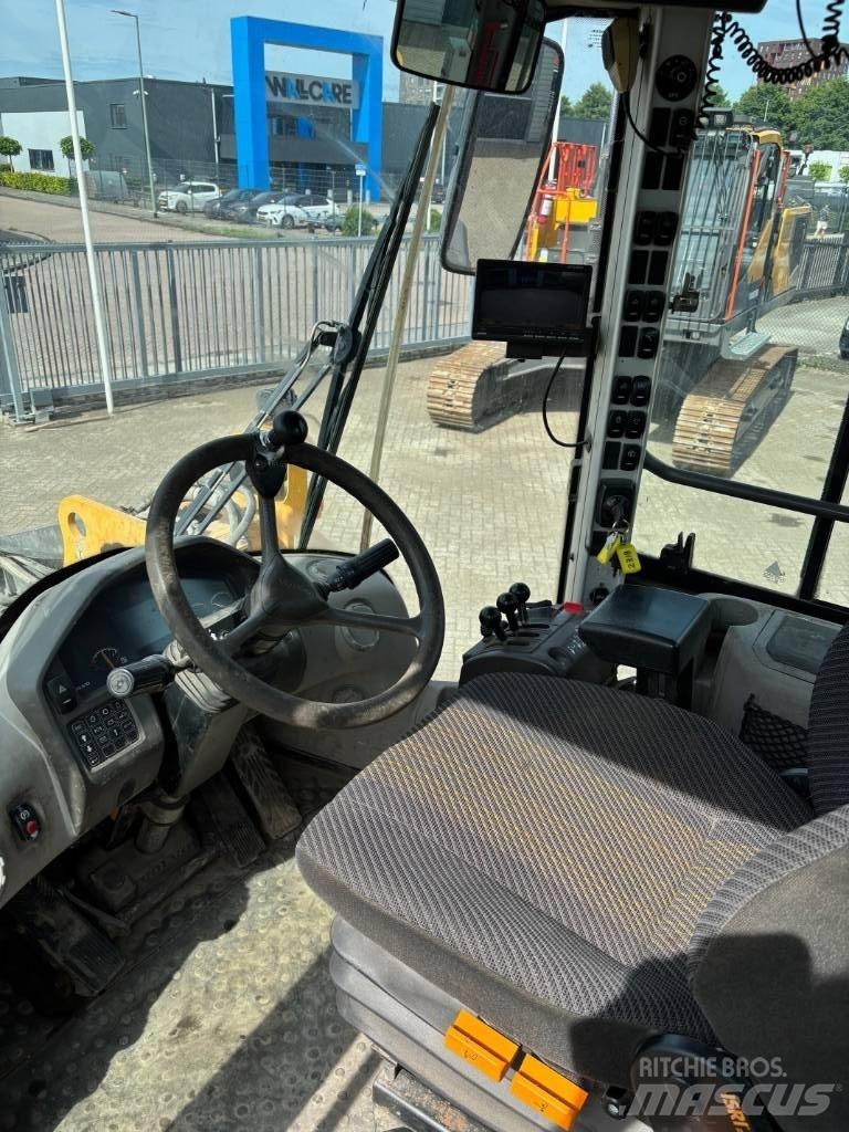 Volvo L 110 F لوادر بعجل