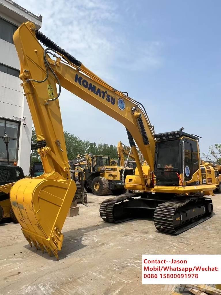 Komatsu PC 200 8N حفارات زحافة