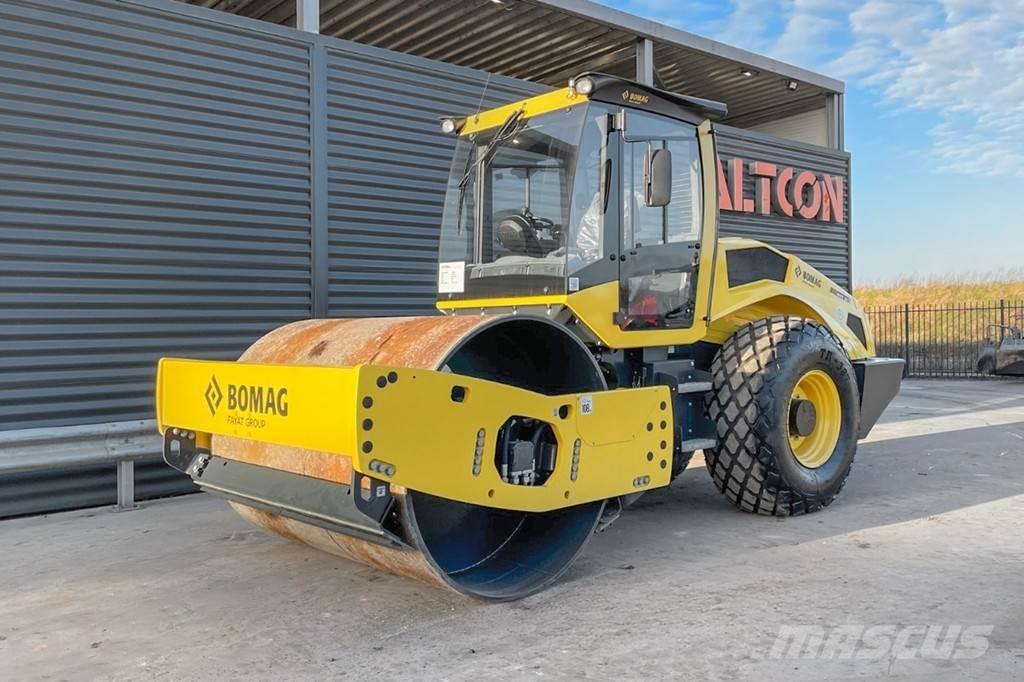 Bomag BW 213 D-5 مداحل أحادية الأسطوانة