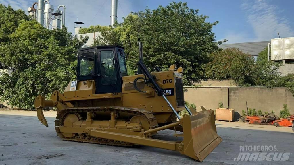 CAT D 7 G LGP بلدوزرات مجنزرة