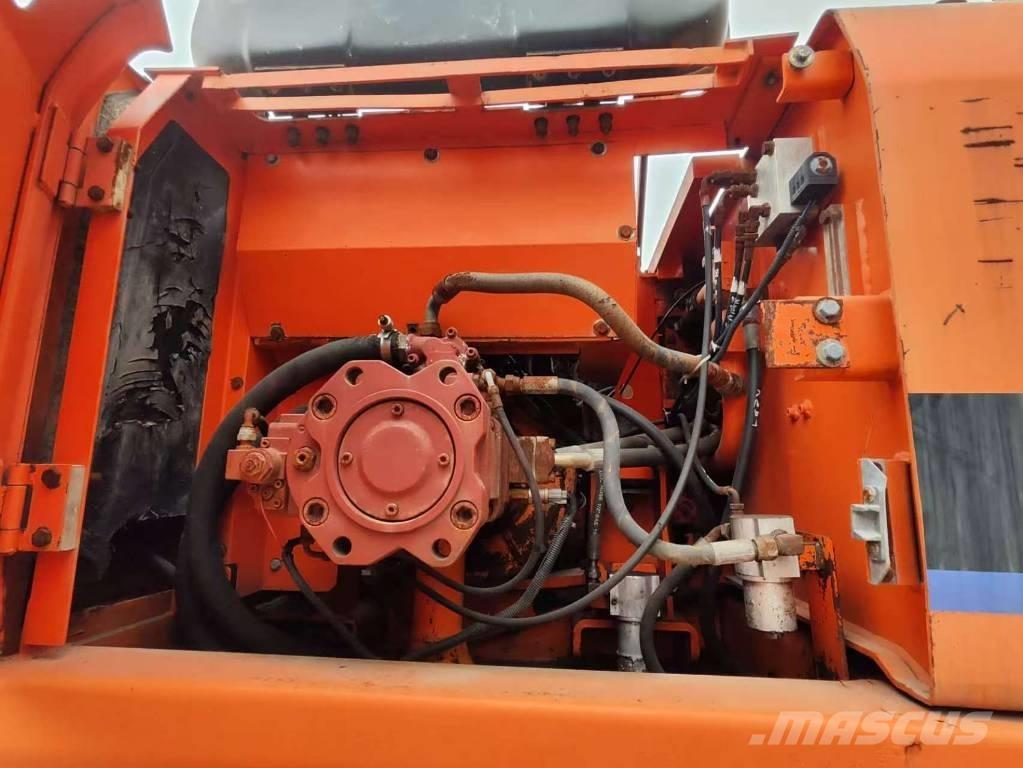 Doosan DH 210 W-7 حفارات بعجل