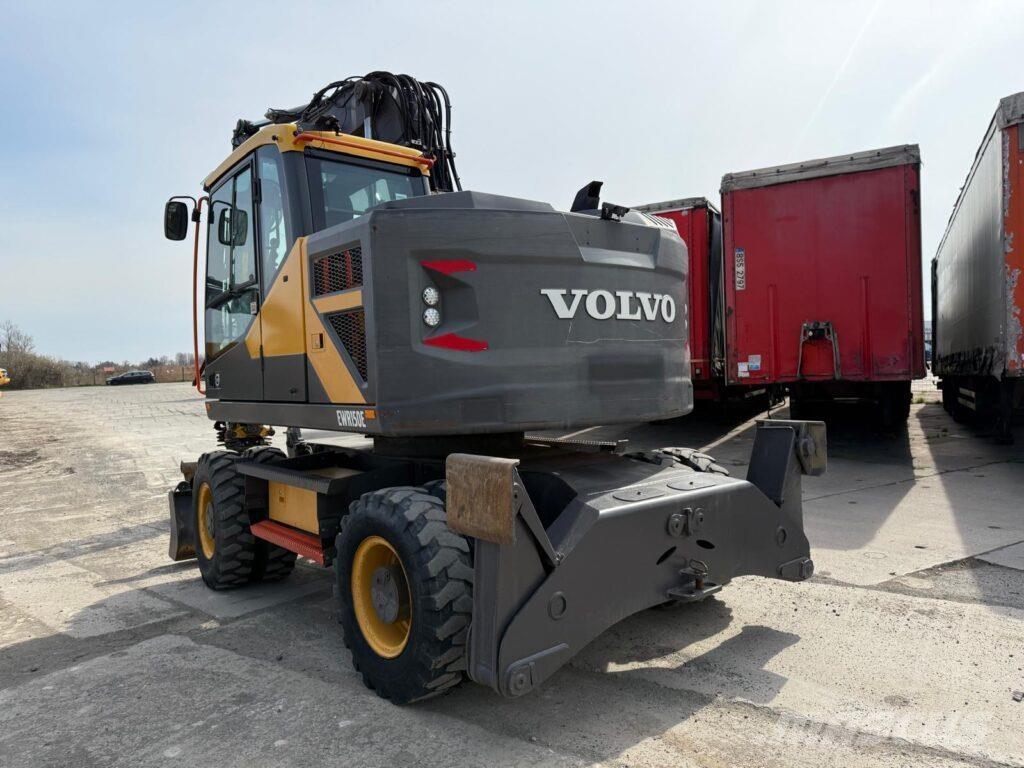 Volvo EWR150E حفارات بعجل