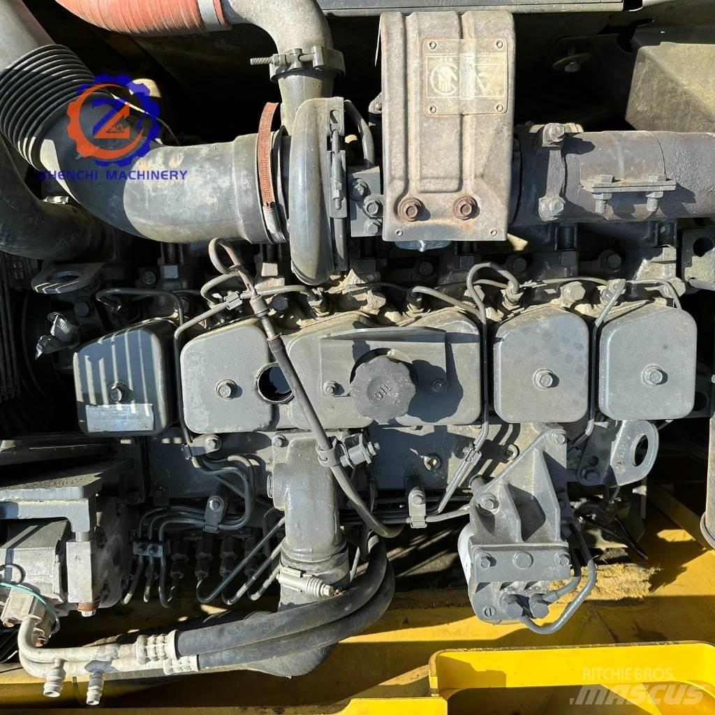 Komatsu PC 200 حفارات زحافة
