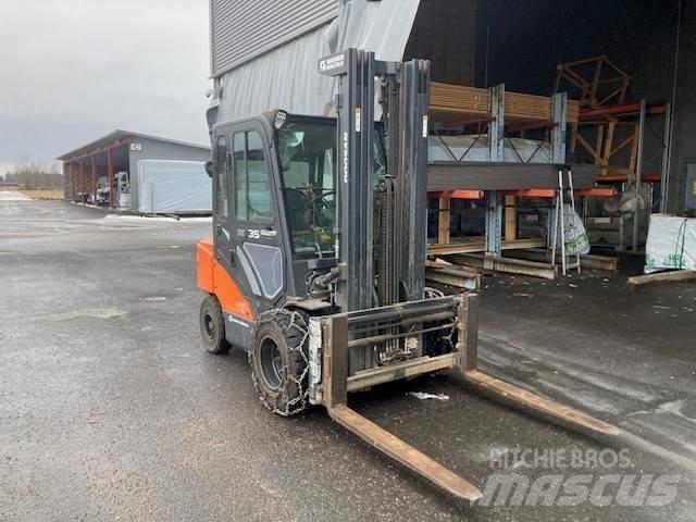 Doosan D35C-7 شاحنات الديزل