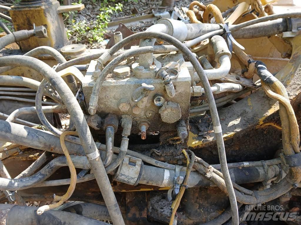 CAT 730 ساحبات مفصلية