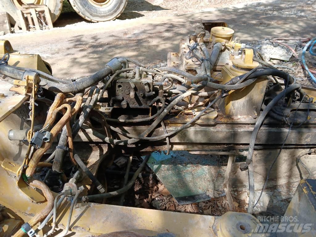 CAT 730 ساحبات مفصلية