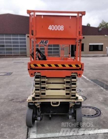 JLG 3246 ES رافعات مقصية الشكل