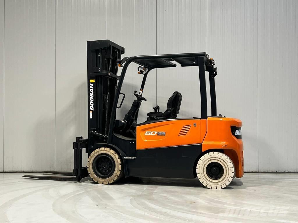 Doosan B50X-7 شاحنات ذات رافعات شوكية تعمل بالكهرباء