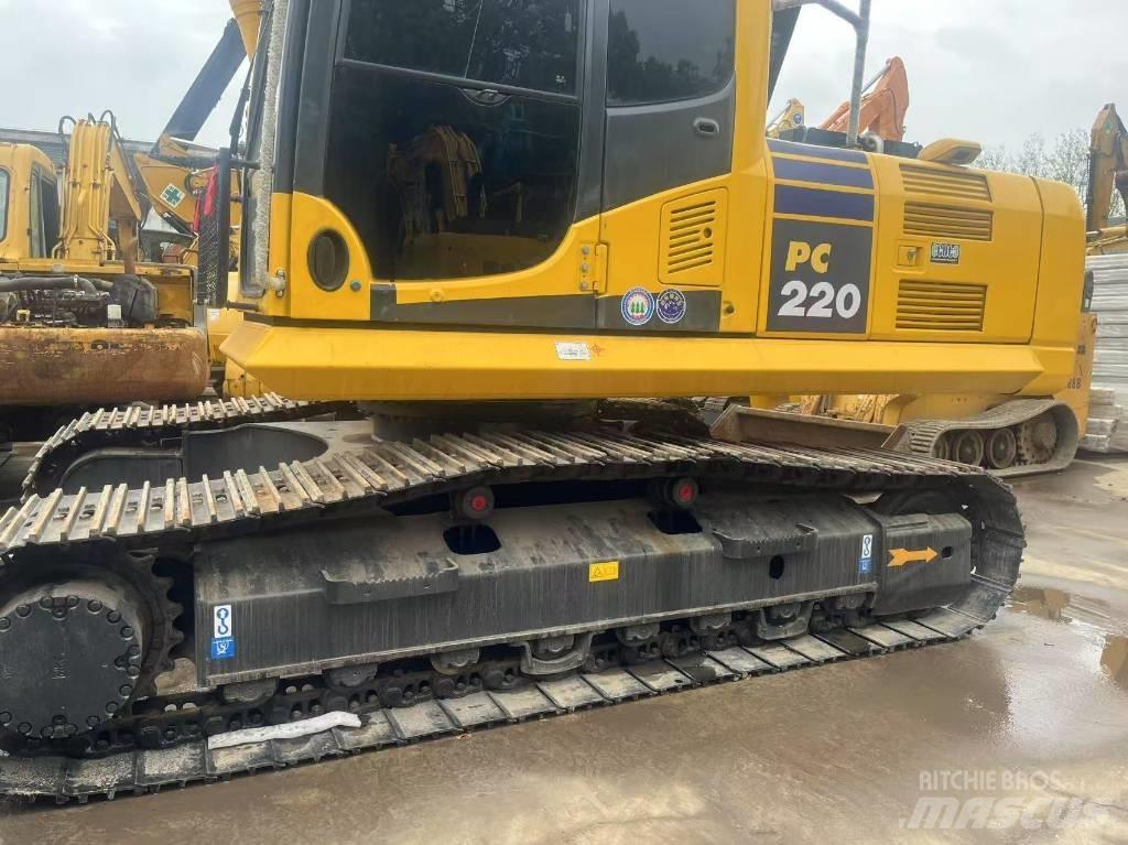 Komatsu PC 220-8 حفارات زحافة