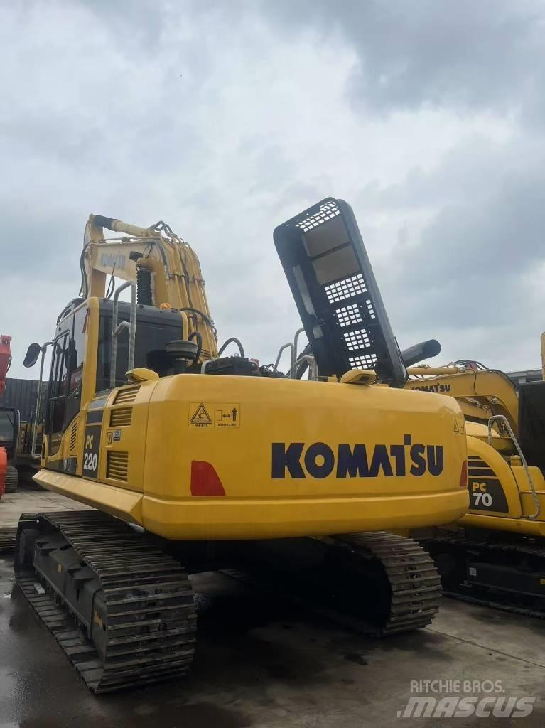 Komatsu PC 220-8 حفارات زحافة