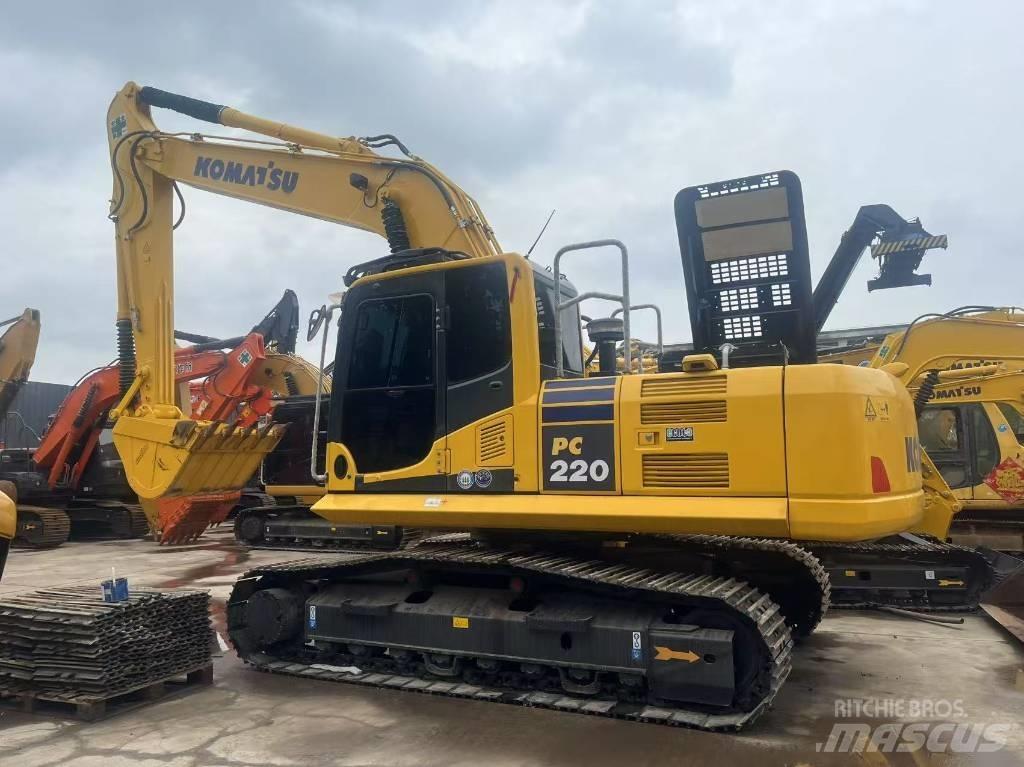Komatsu PC 220-8 حفارات زحافة
