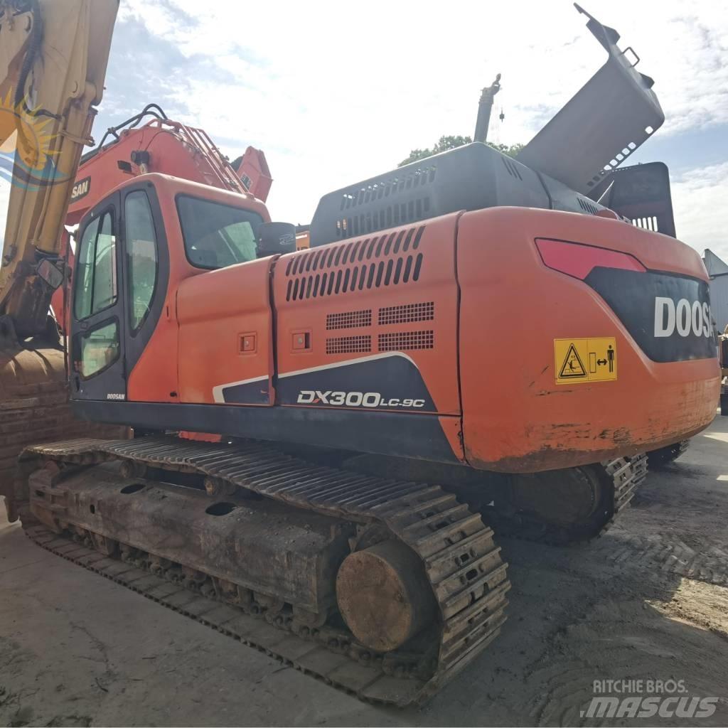 Doosan DX 300 LC حفارات زحافة