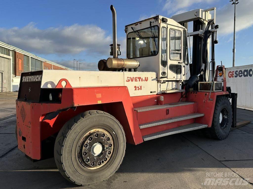 Svetruck 25120-45 شاحنات الديزل