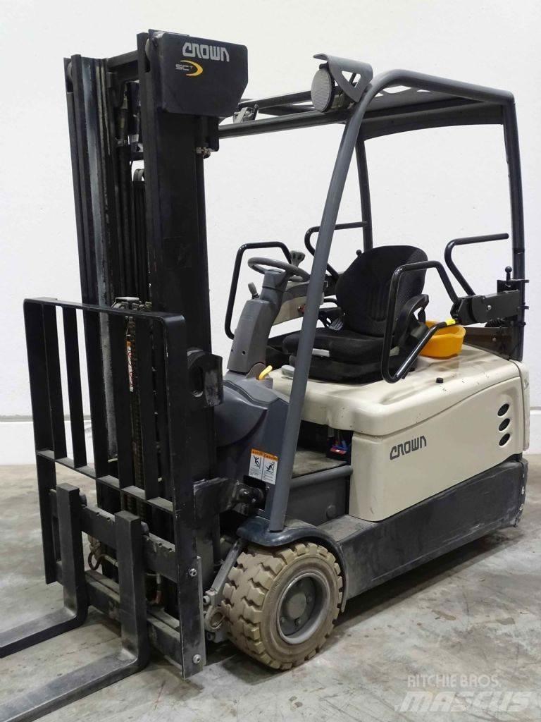 Crown SCT6060-2.0 شاحنات ذات رافعات شوكية تعمل بالكهرباء