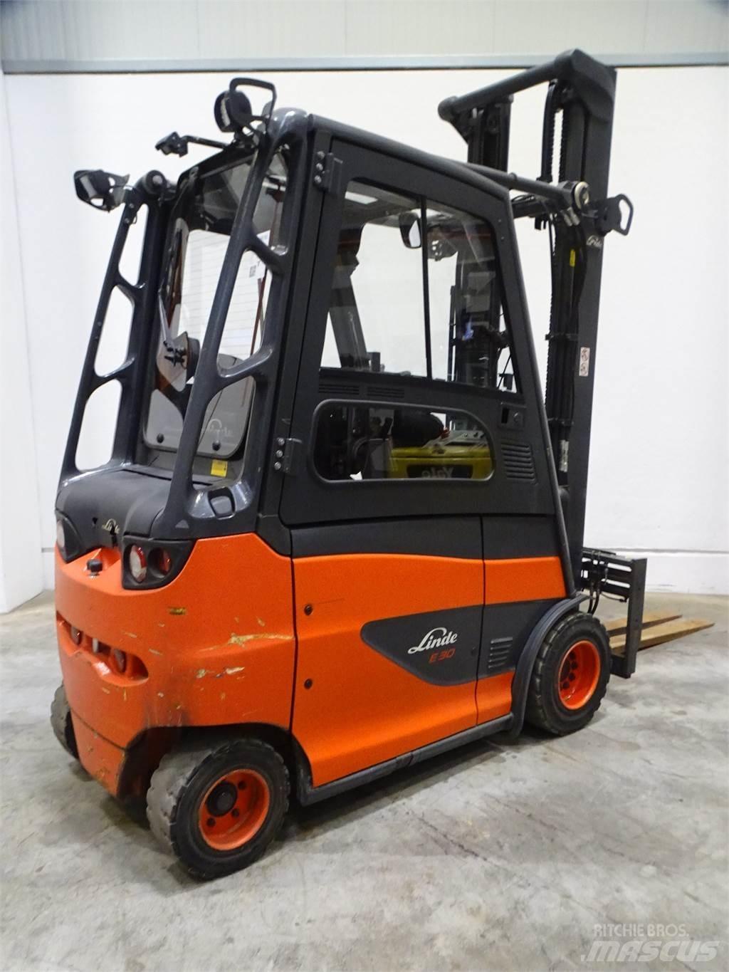 Linde E30H-01/600 شاحنات ذات رافعات شوكية تعمل بالكهرباء